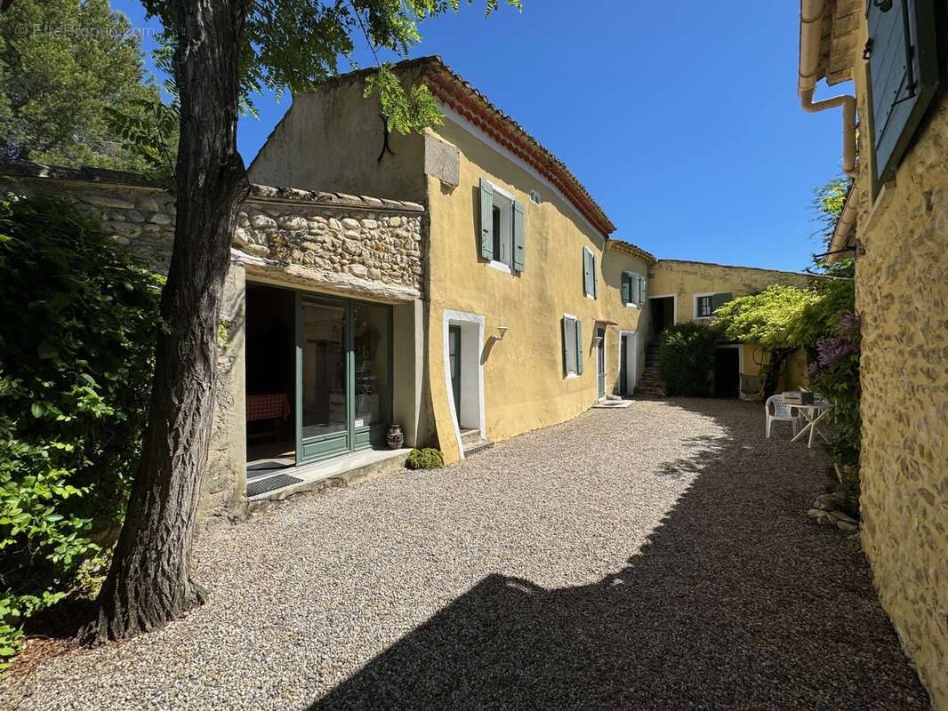 Maison à VAISON-LA-ROMAINE