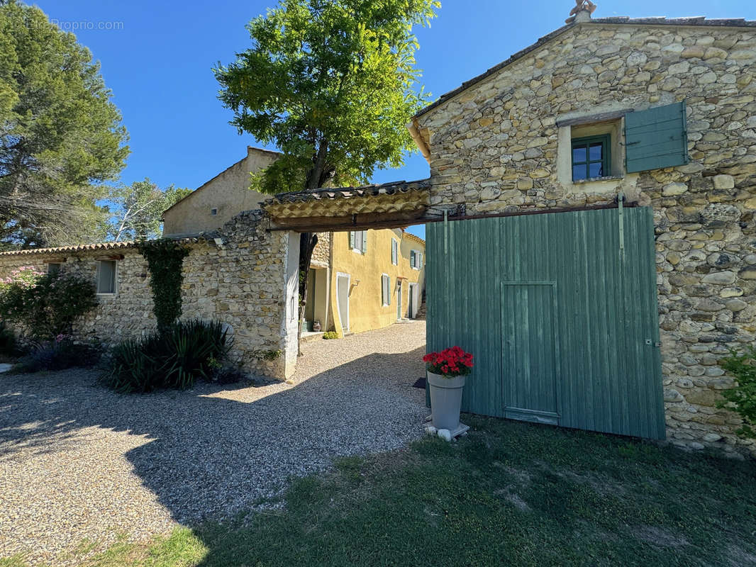 Maison à VAISON-LA-ROMAINE