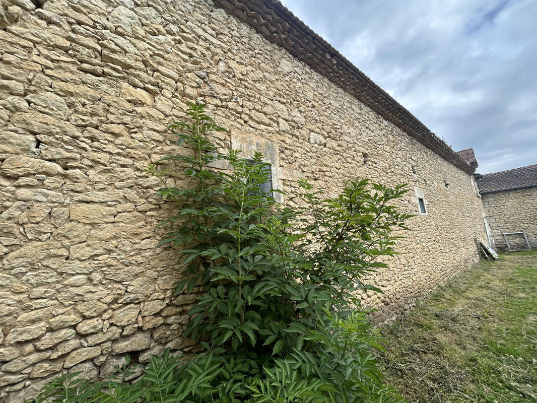 Maison à ANTONNE-ET-TRIGONANT