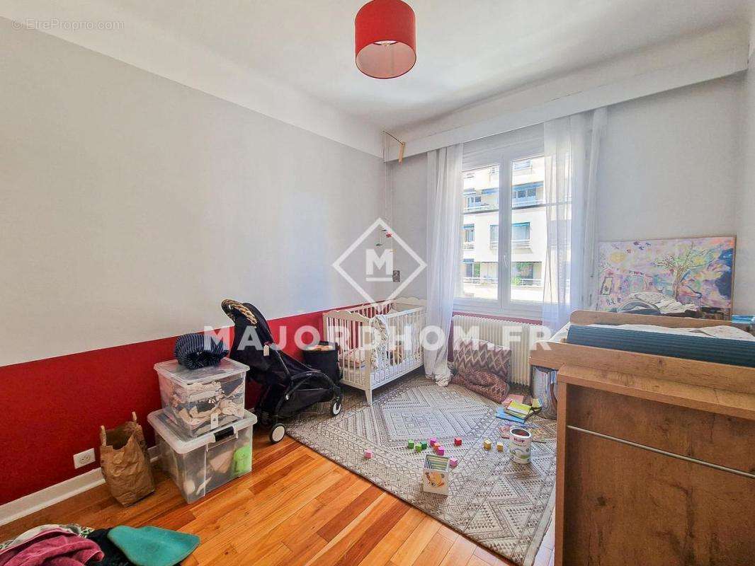 Appartement à MARSEILLE-5E