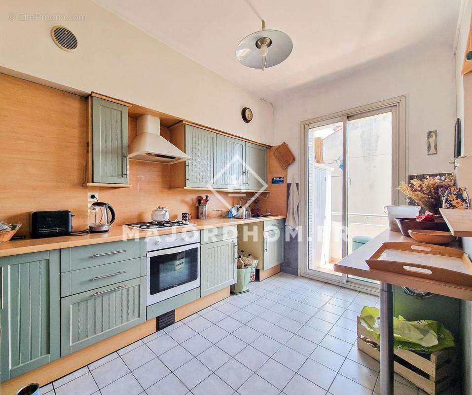 Appartement à MARSEILLE-5E