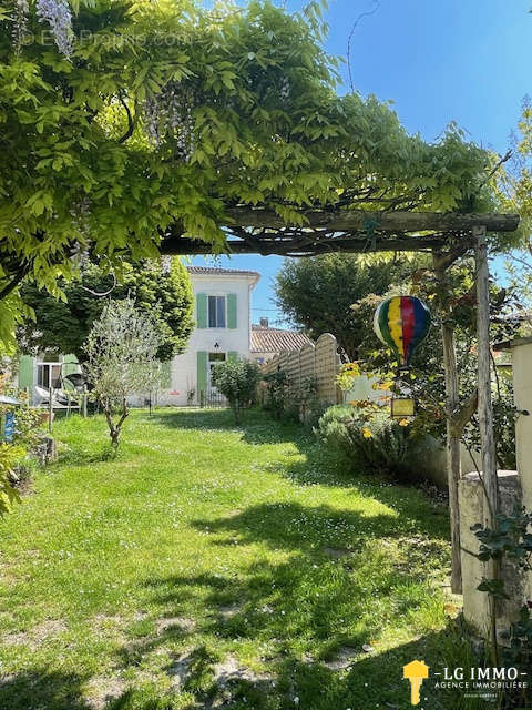 Maison à SAINT-FORT-SUR-GIRONDE