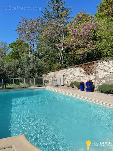 Maison à SAINT-FORT-SUR-GIRONDE