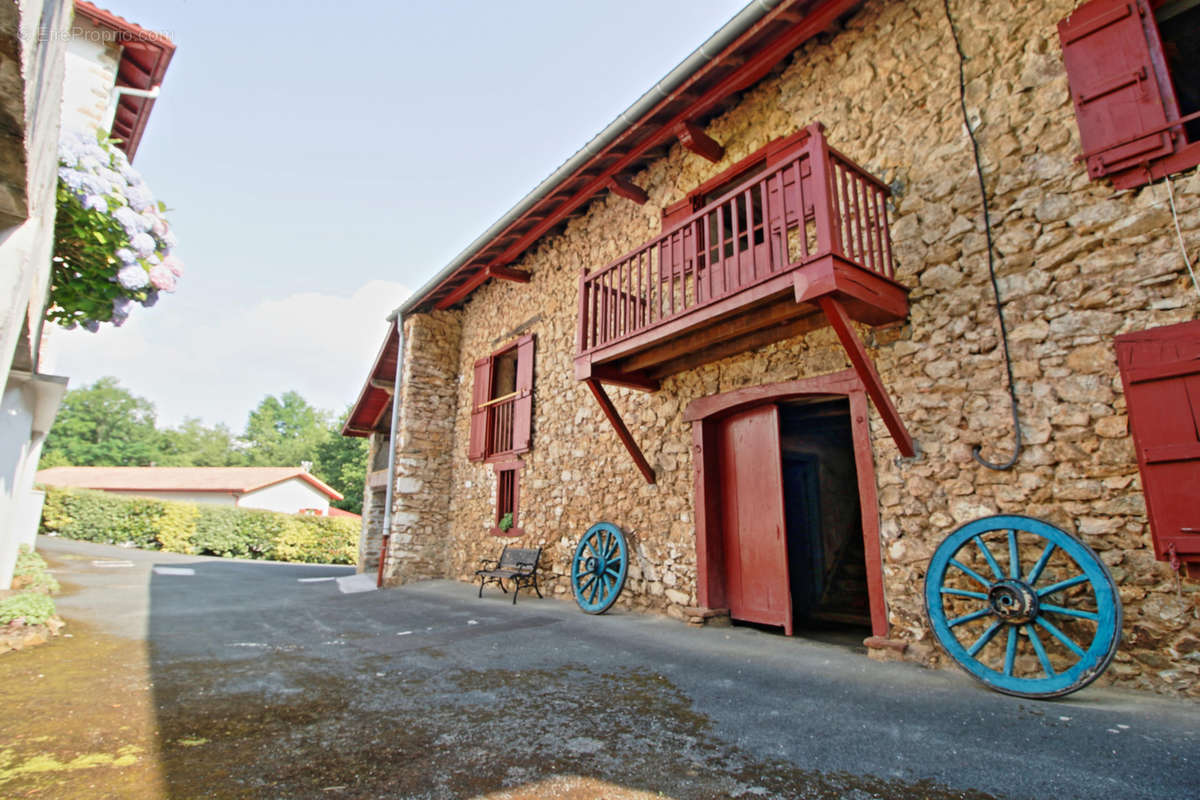 Maison à LOUHOSSOA