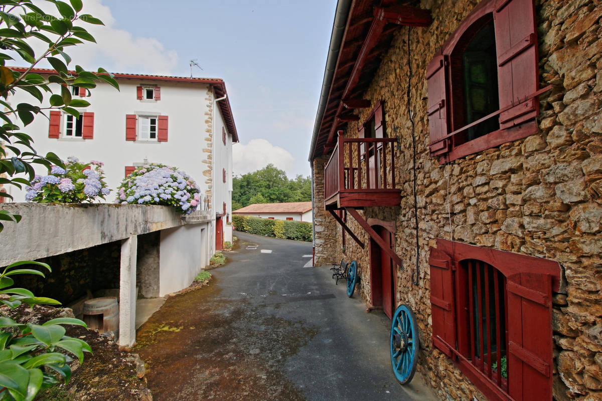 Maison à LOUHOSSOA