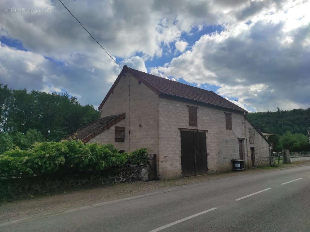 Maison à MONTREUILLON