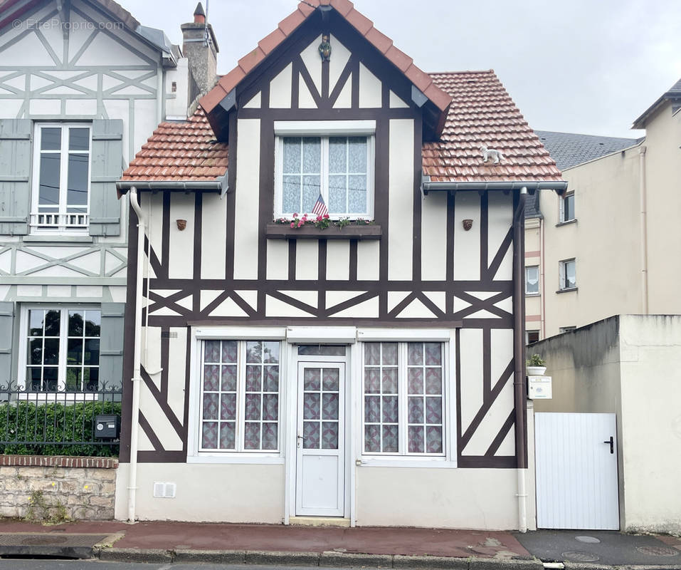 Maison à DIVES-SUR-MER