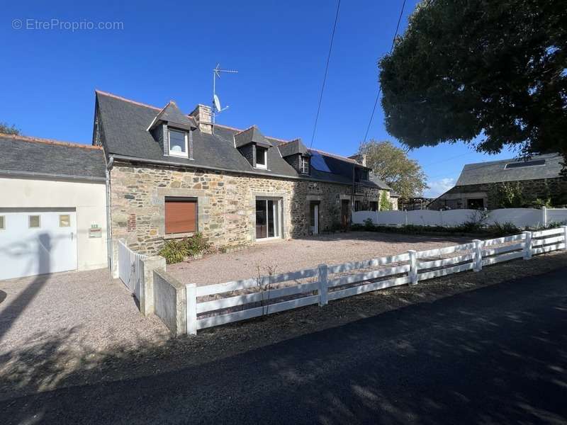 Maison à PLANGUENOUAL