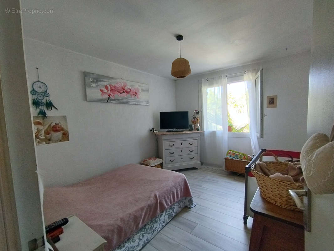 Appartement à SIX-FOURS-LES-PLAGES