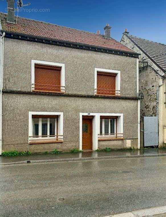 Maison à VARREDDES