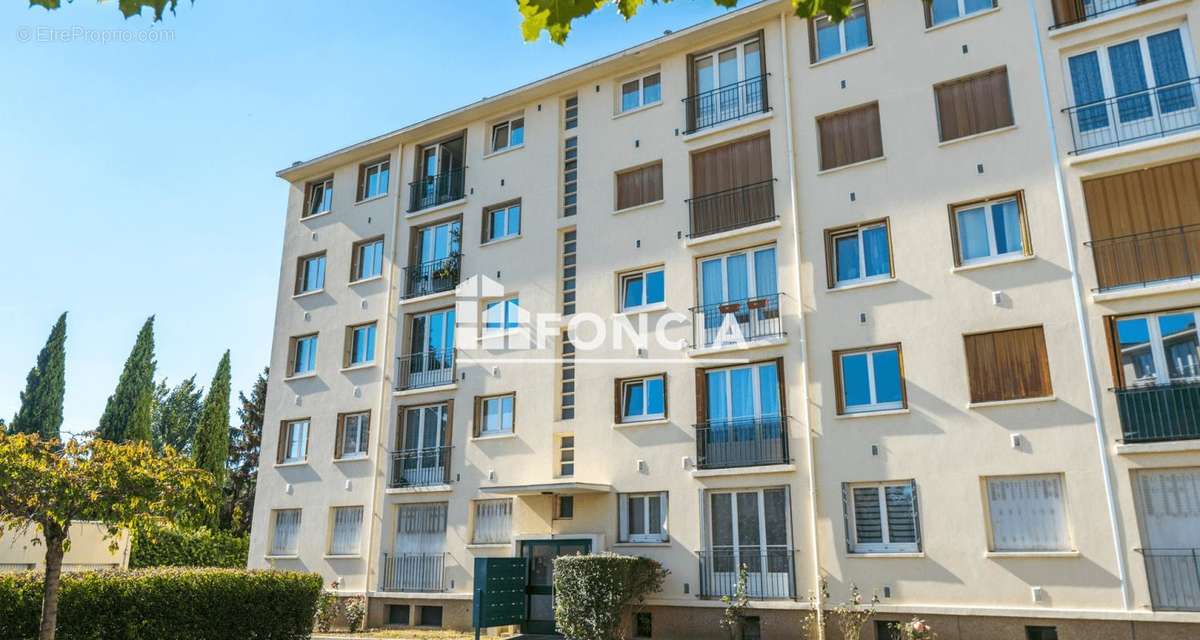 Appartement à LE PLESSIS-ROBINSON