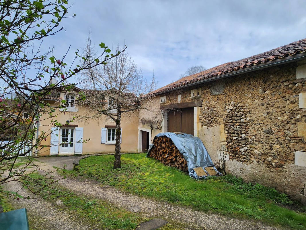 Maison à GRUN-BORDAS