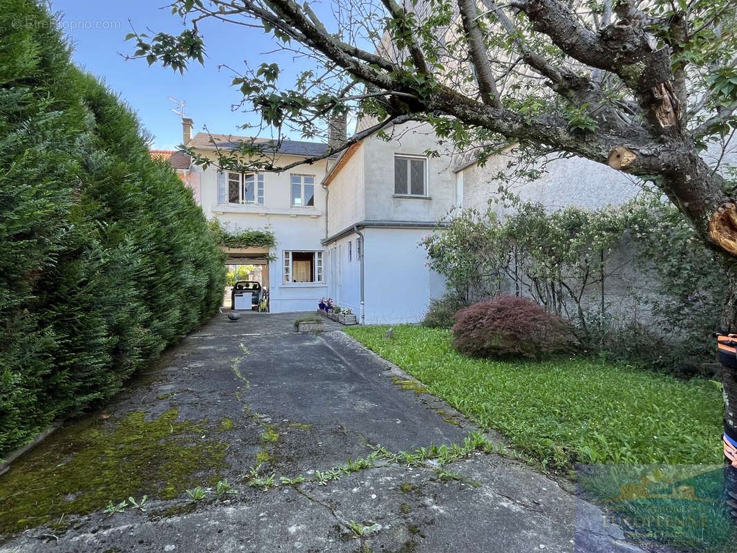 Maison à LOURDES