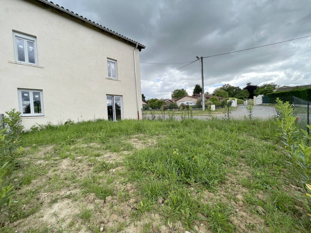 Maison à MONTMERLE-SUR-SAONE