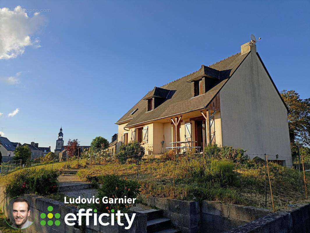 Maison à MONTOURS