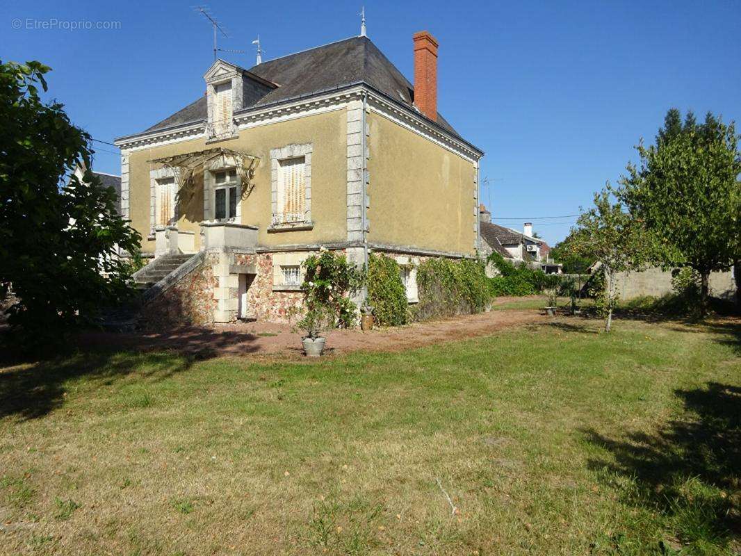 Maison à MEZIERES-EN-BRENNE