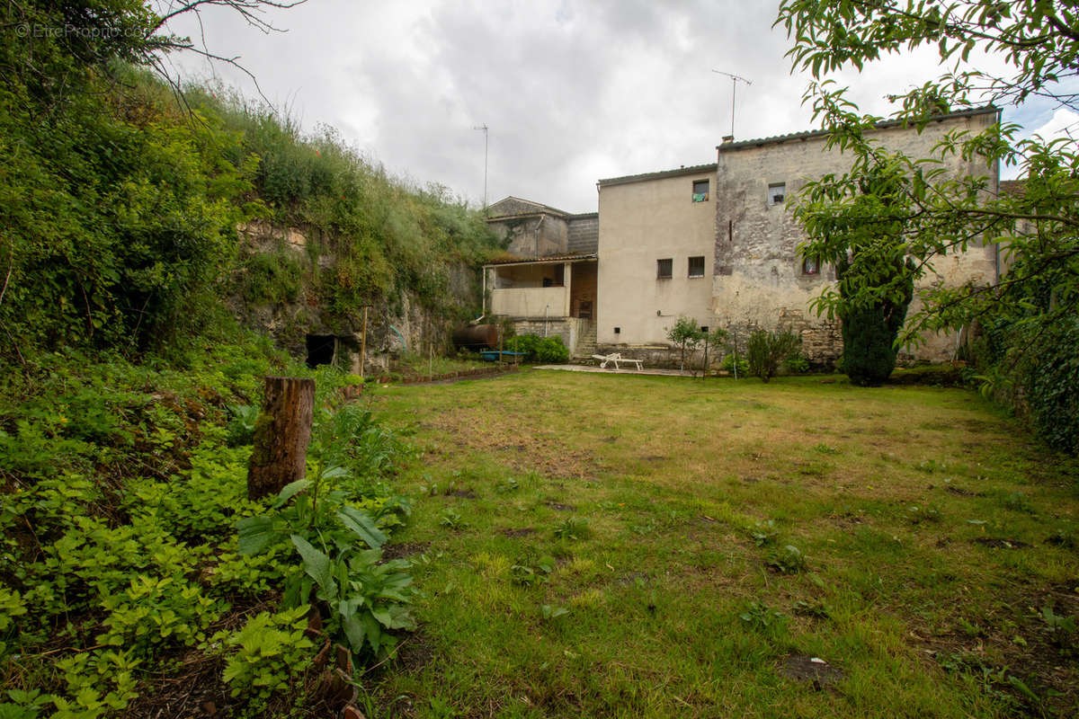 Maison à SAINT-JEAN-D&#039;ANGELY