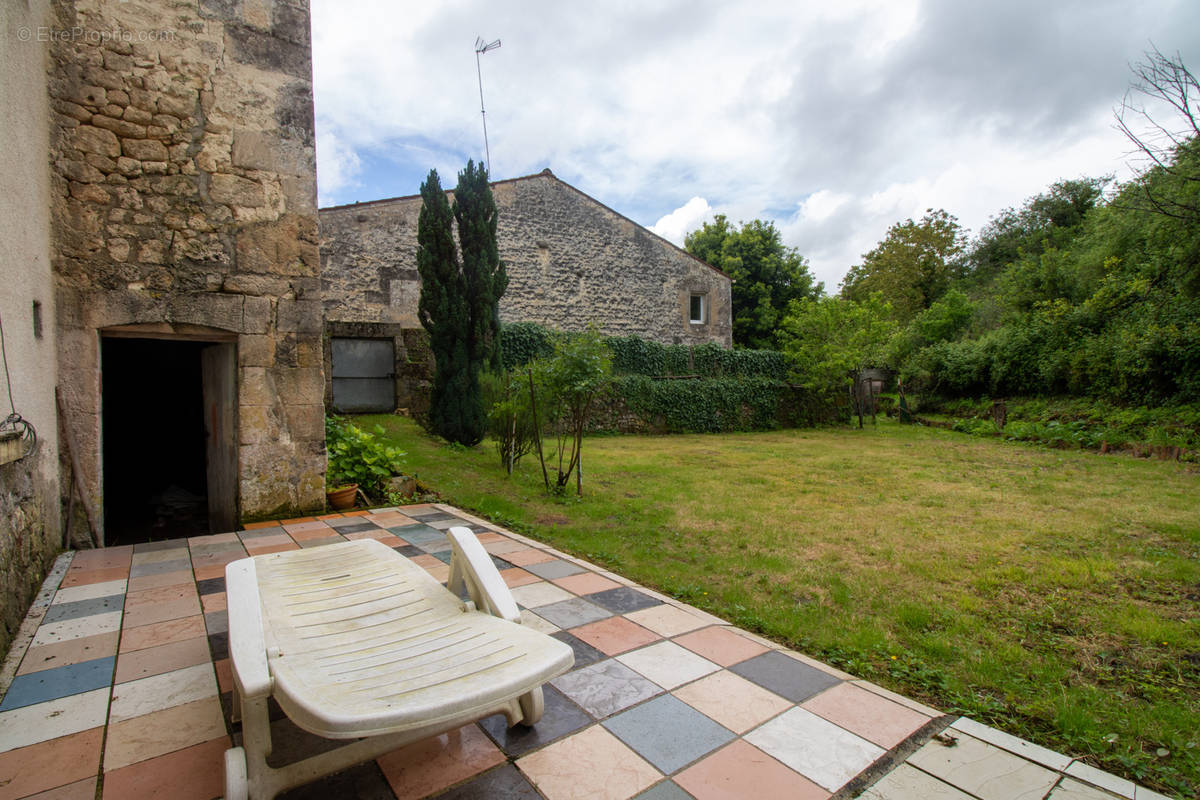 Maison à SAINT-JEAN-D&#039;ANGELY