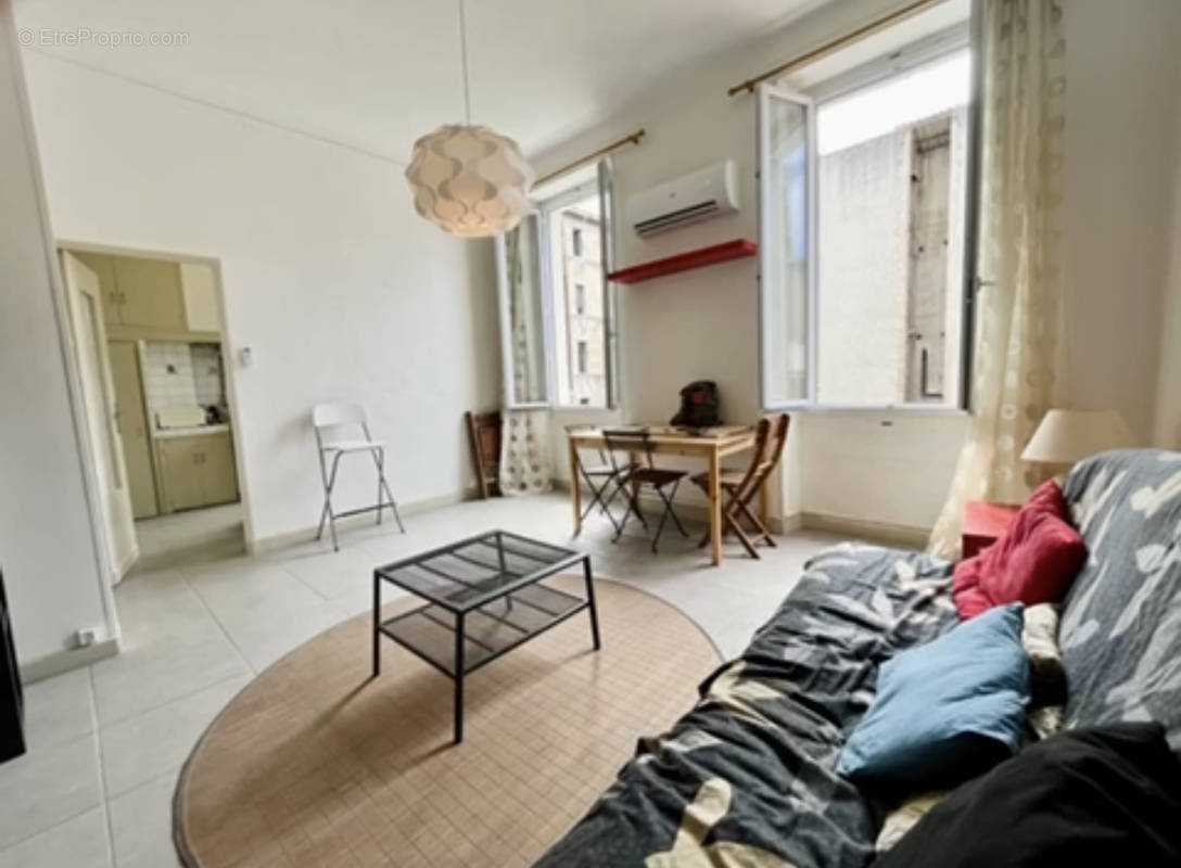 Appartement à MARSEILLE-6E