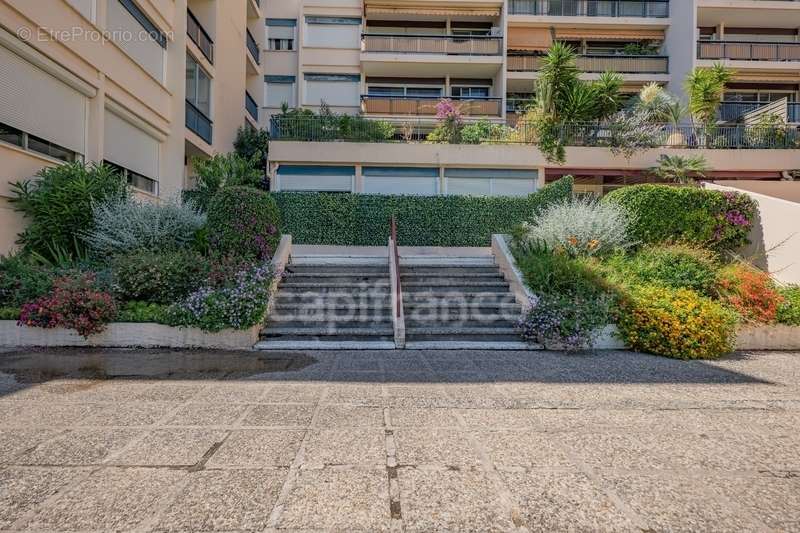 Appartement à LE CANNET