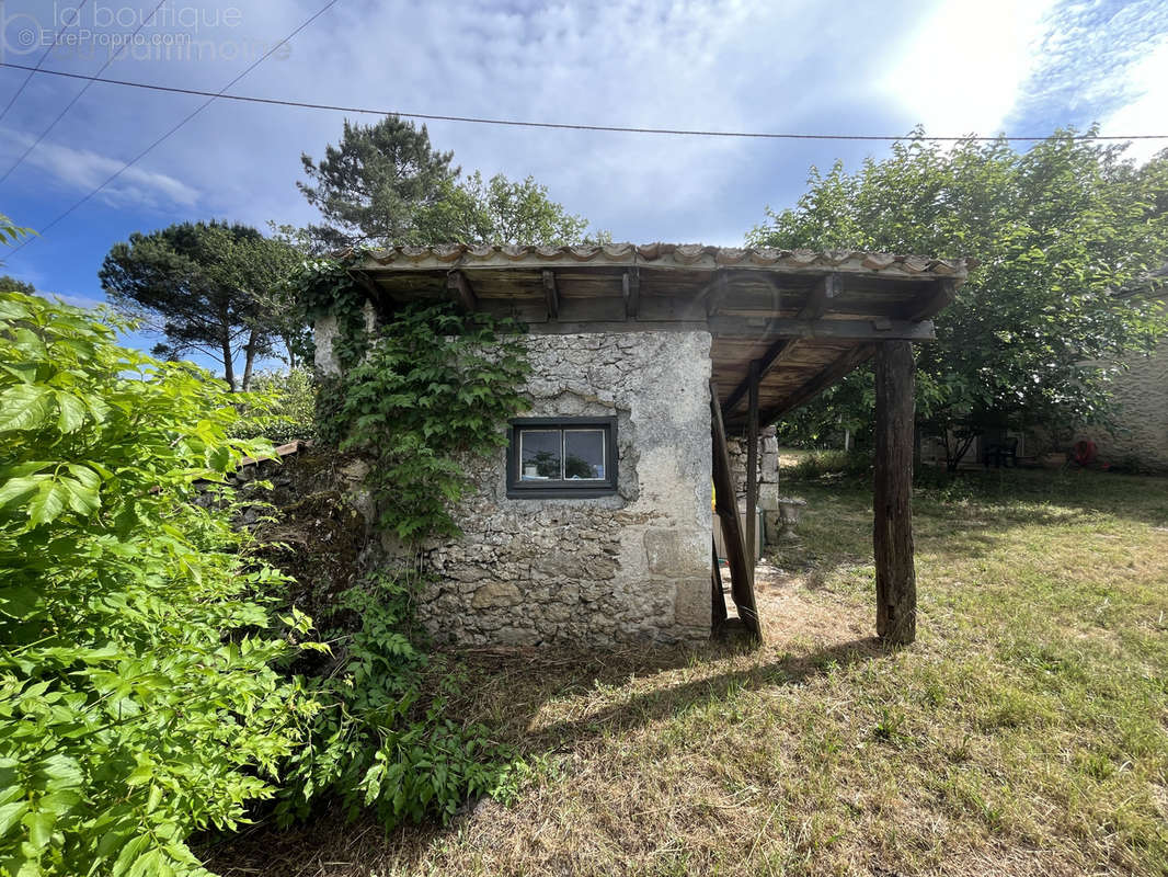 Maison à LEOGEATS