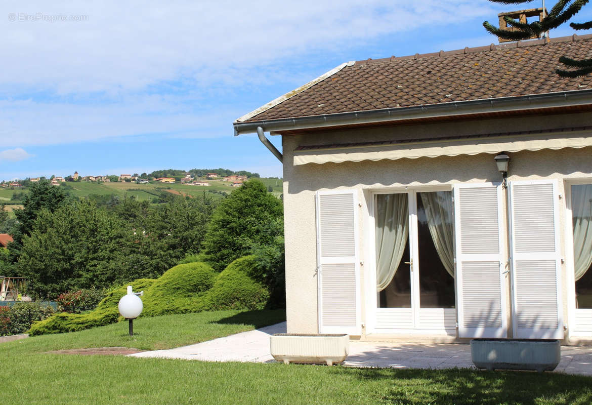 Maison à CHAZAY-D&#039;AZERGUES