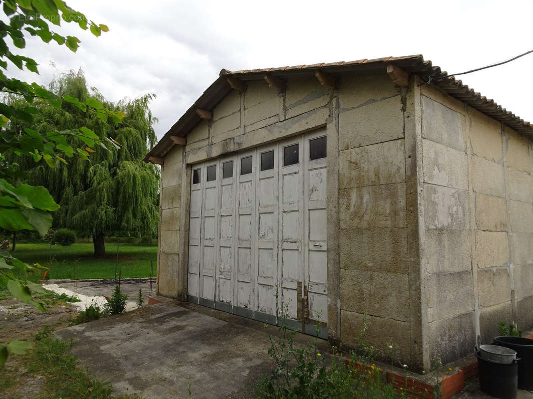 Maison à LAVERNOSE-LACASSE