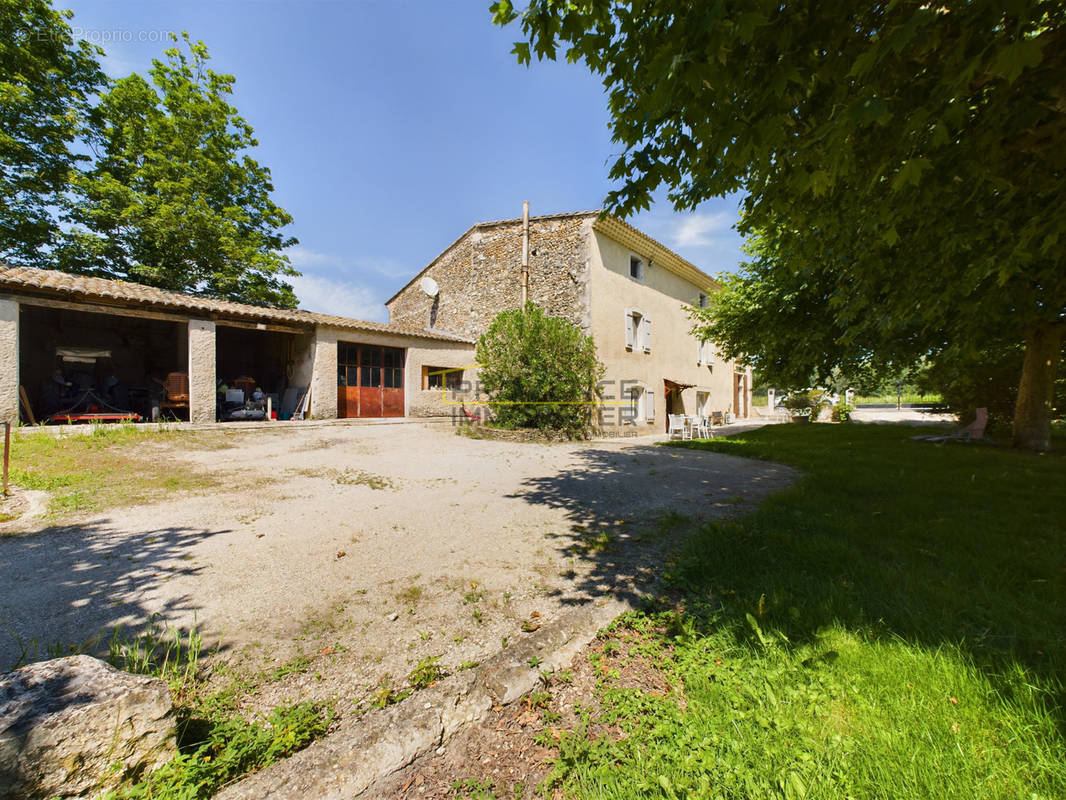 Maison à MONTELIMAR