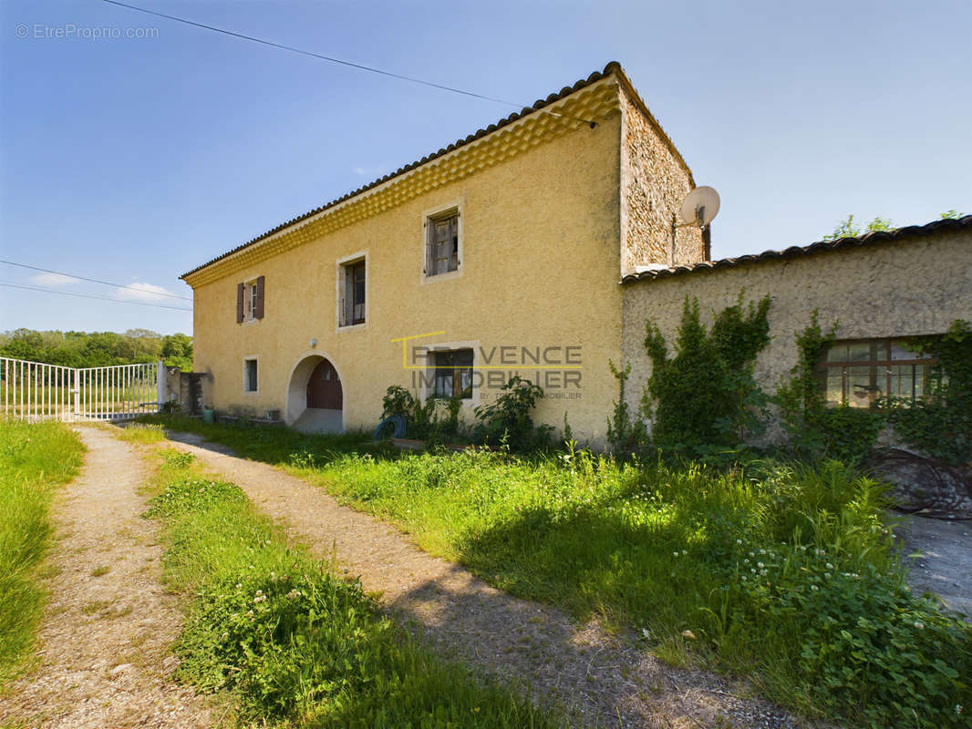 Maison à MONTELIMAR