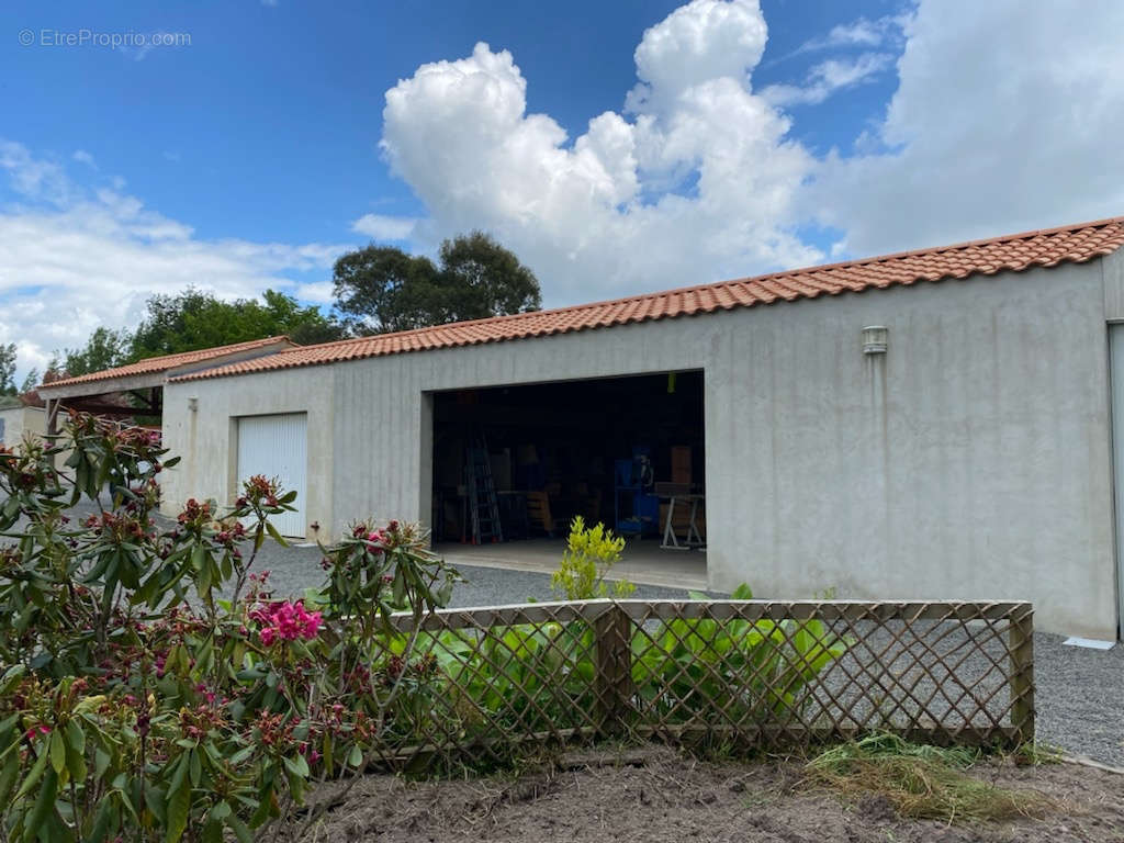 Maison à AIZENAY