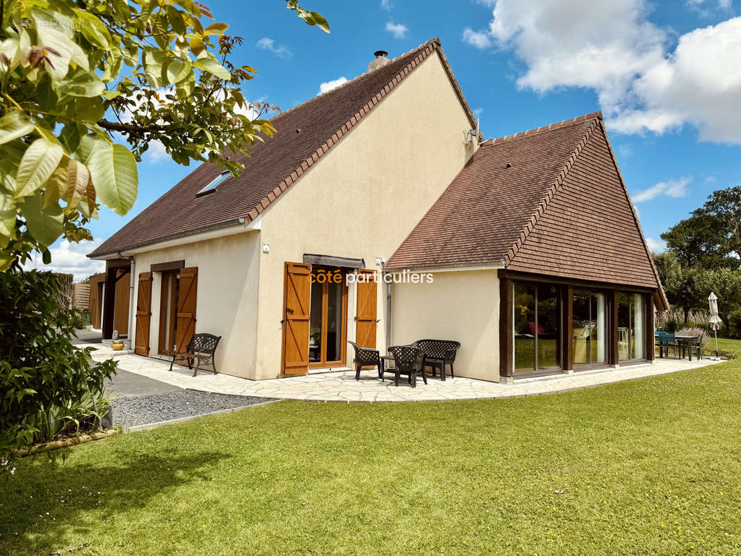 Maison à LE MESNIL-ROUXELIN