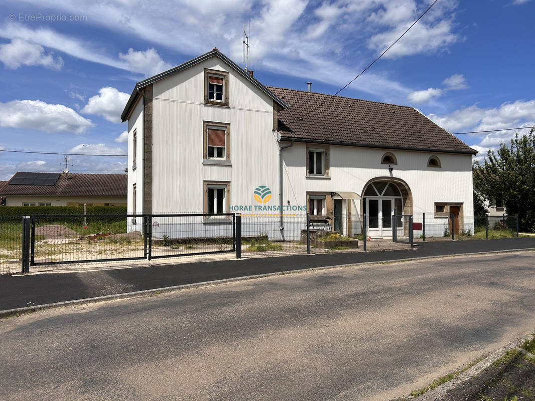 Maison à FROTEY-LES-LURE