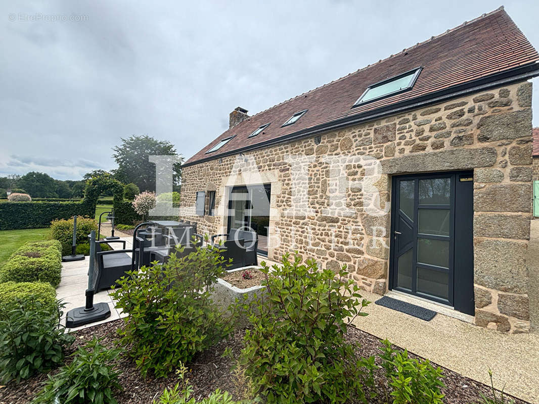 Maison à JOUE-DU-BOIS