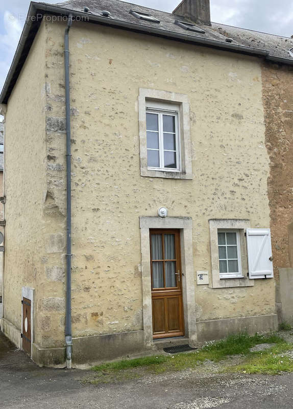 Maison à CONLIE