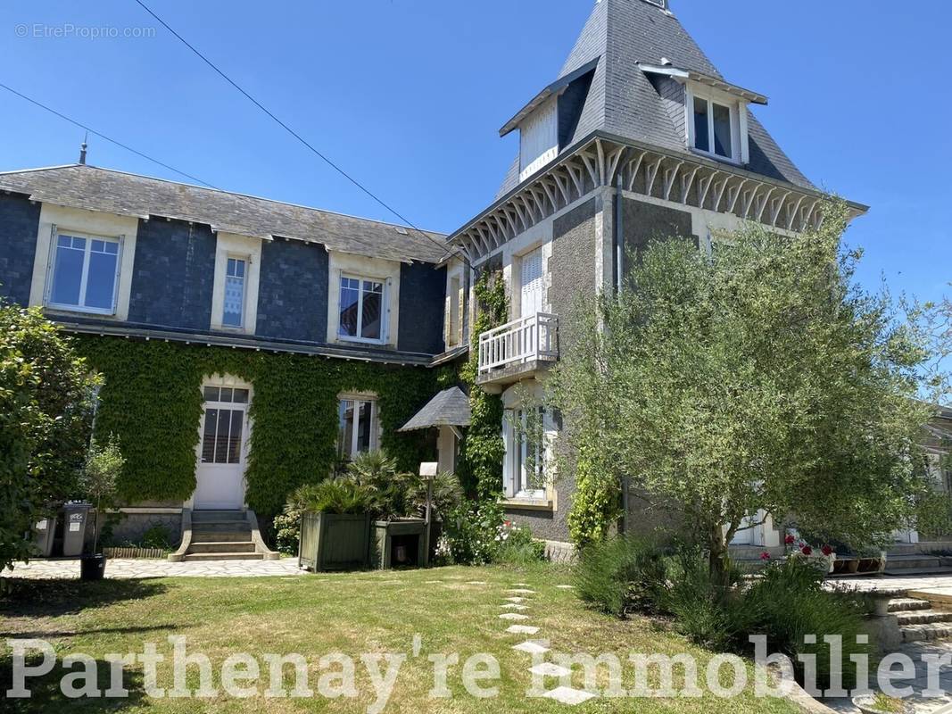 Maison à PARTHENAY