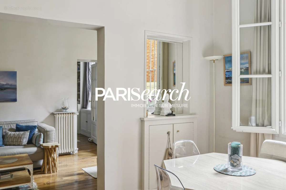 Appartement à PARIS-16E