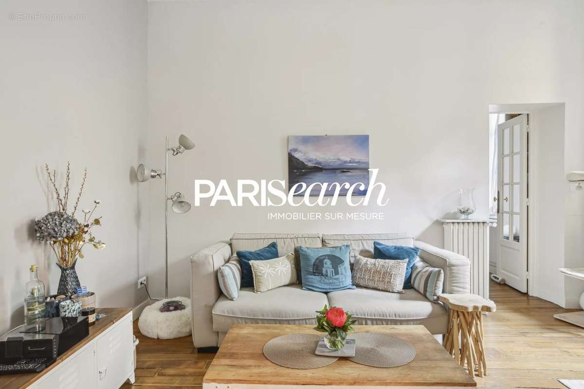 Appartement à PARIS-16E