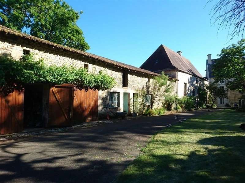 Maison à CHEF-BOUTONNE