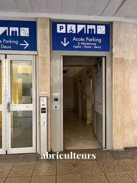 Parking à PARIS-13E