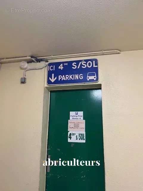 Parking à PARIS-13E