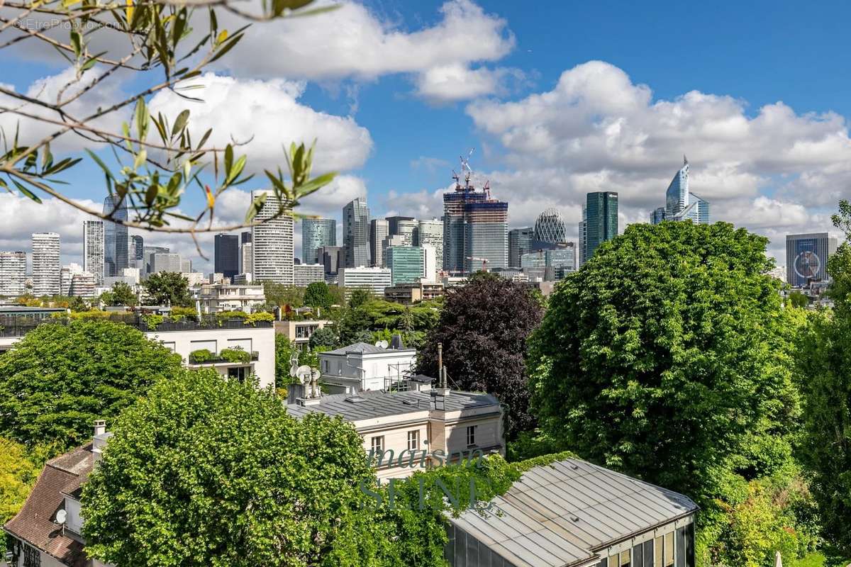 Appartement à NEUILLY-SUR-SEINE