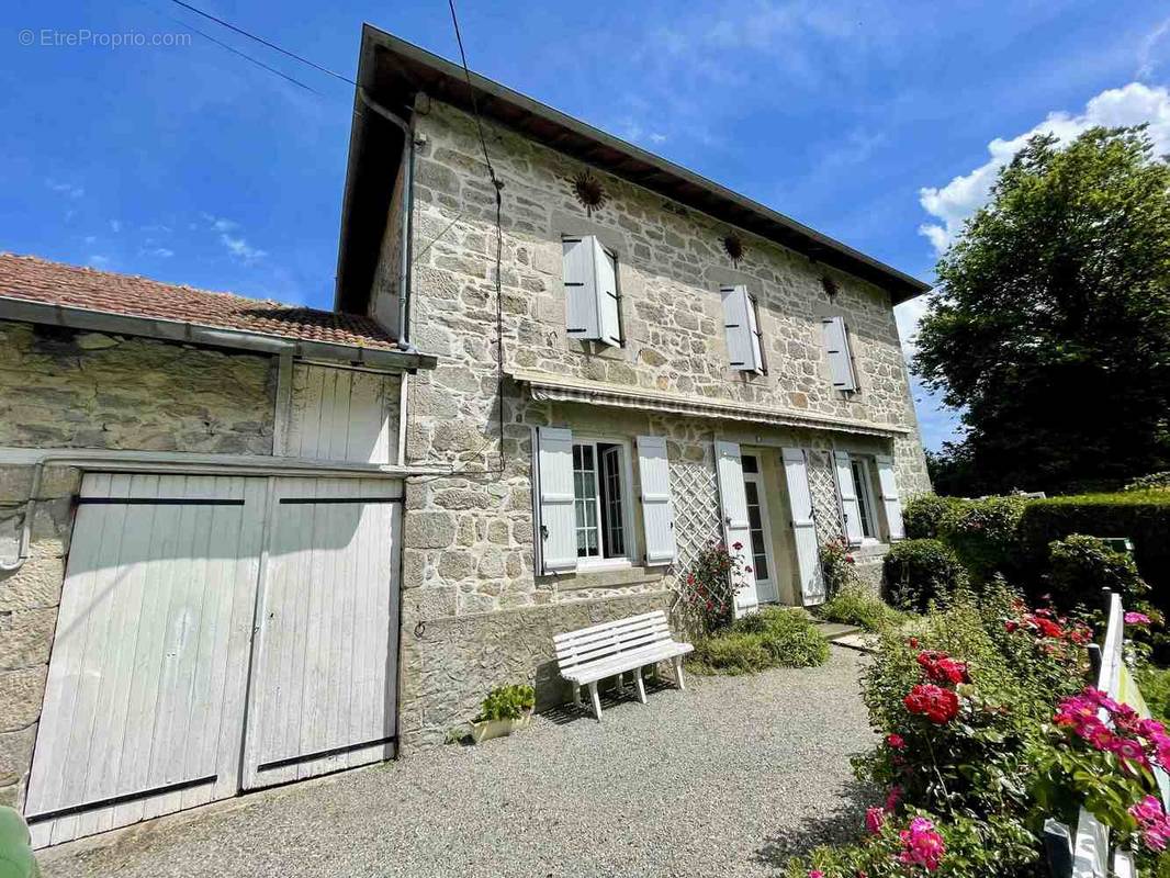 Maison à SAINT-DENIS-DES-MURS