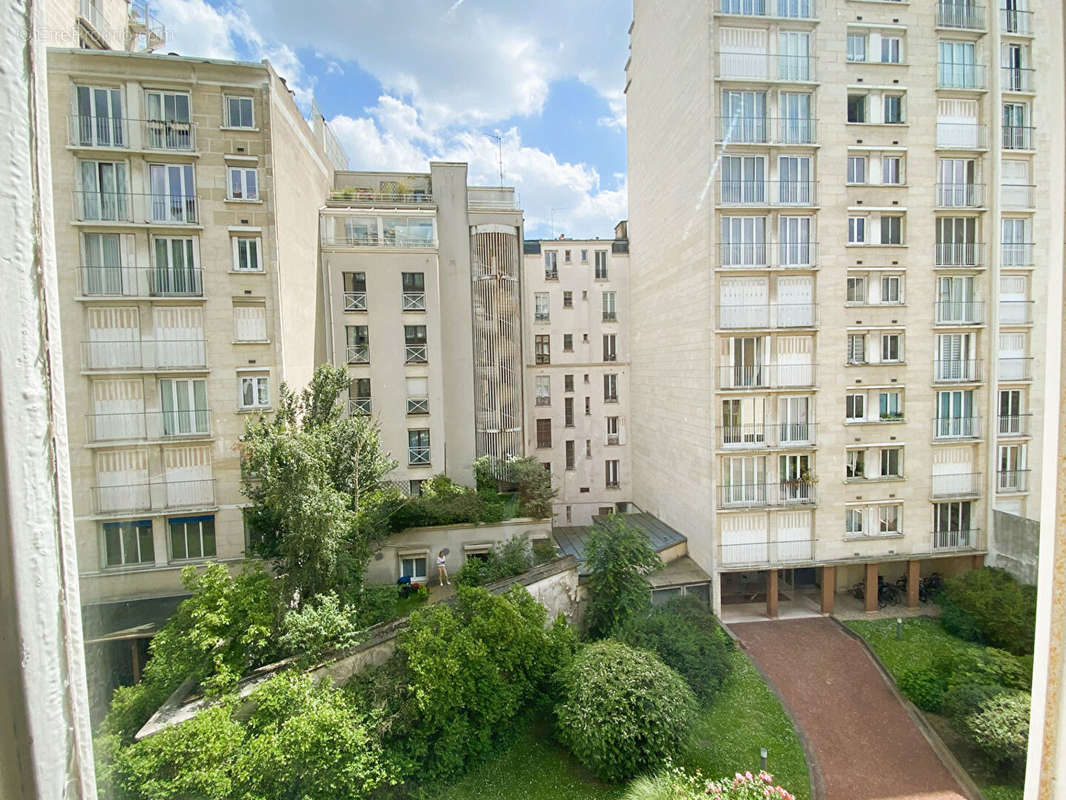 Appartement à PARIS-20E