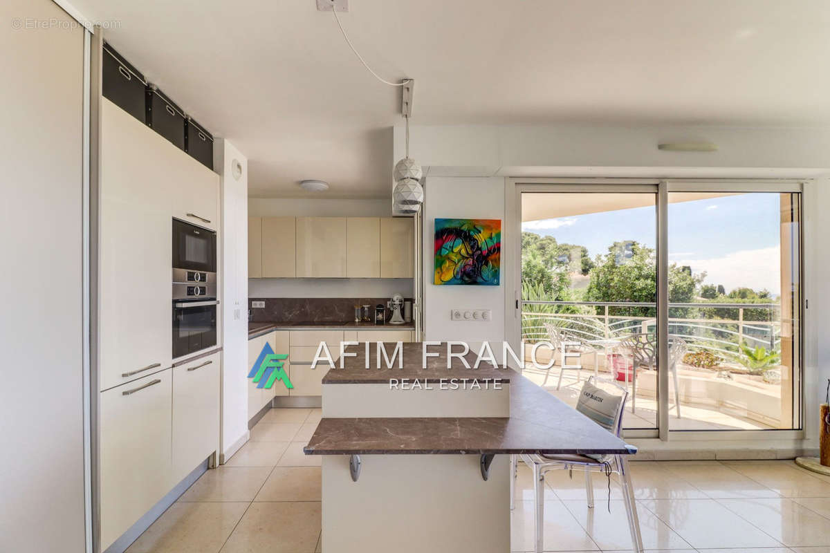 Appartement à ROQUEBRUNE-CAP-MARTIN