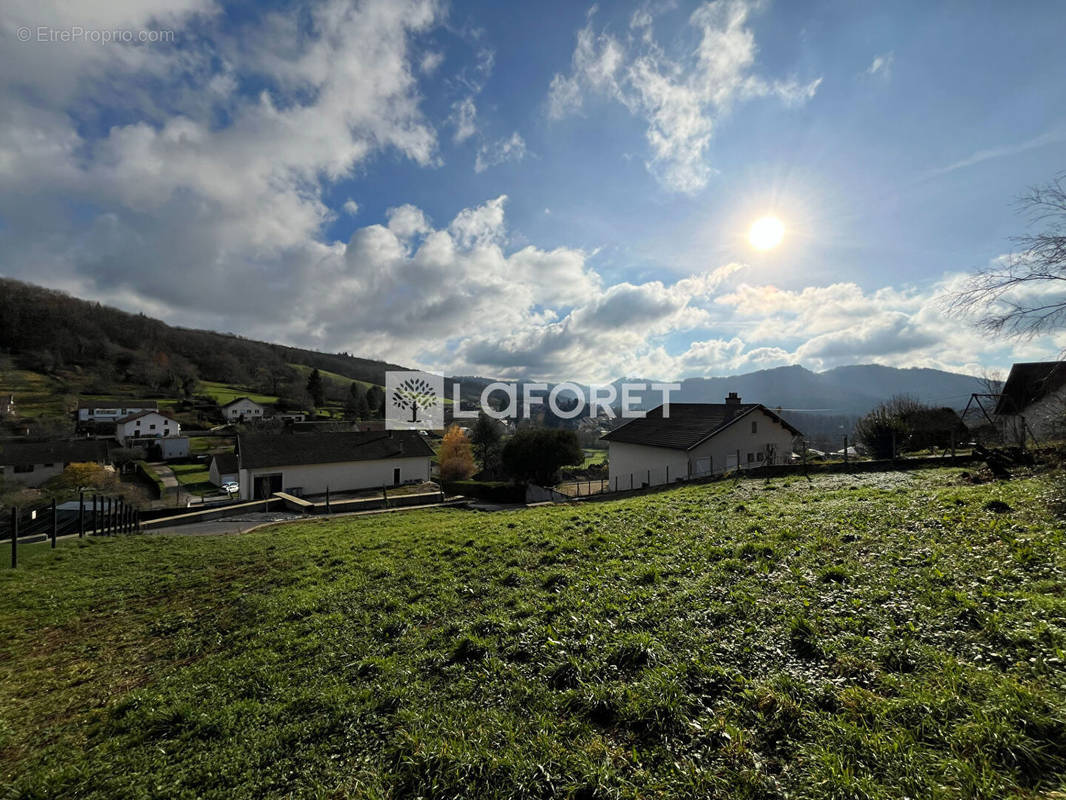 Terrain à LONS-LE-SAUNIER