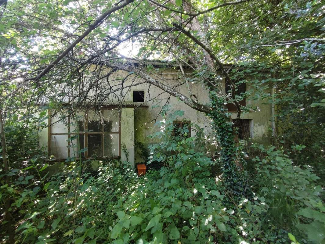 Maison à ORADOUR-SUR-VAYRES