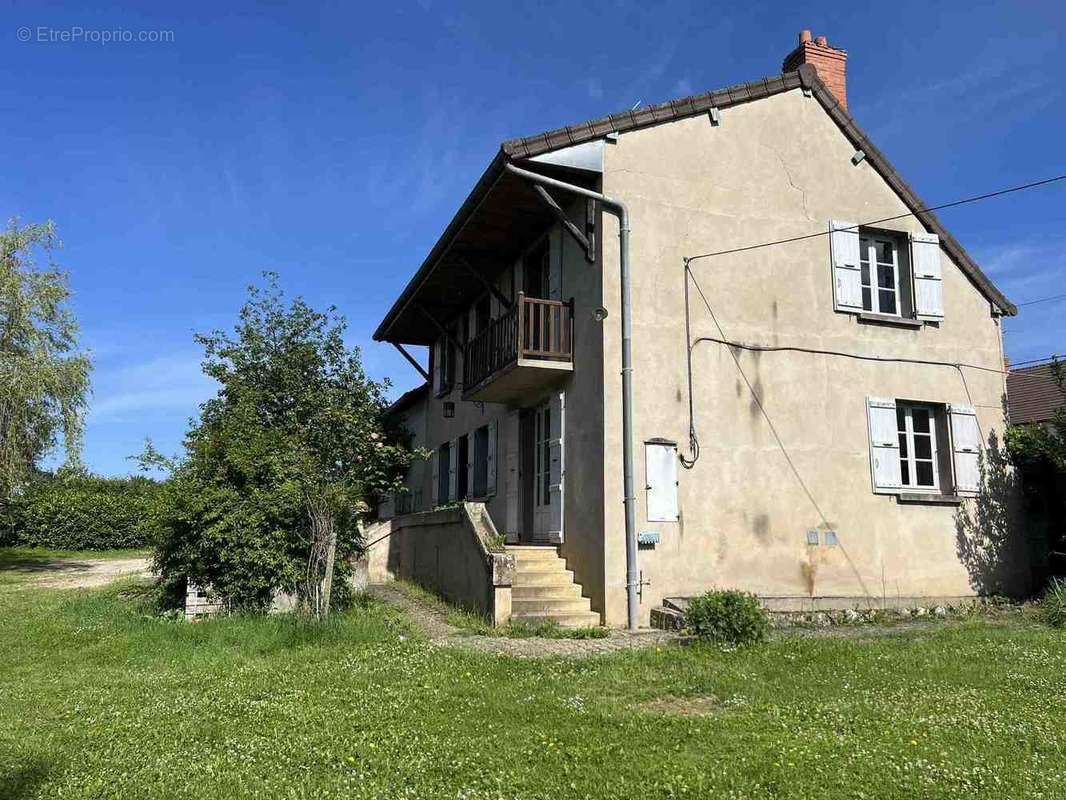 Maison à CHAROLLES