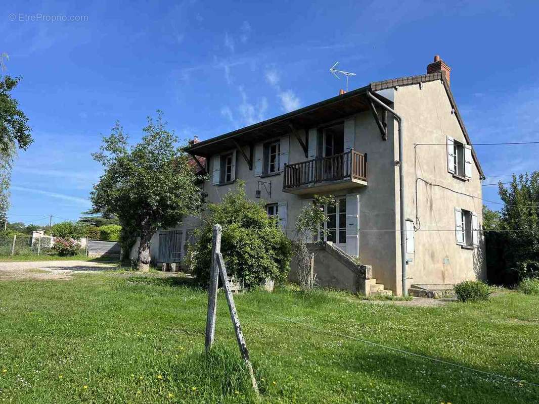 Maison à CHAROLLES