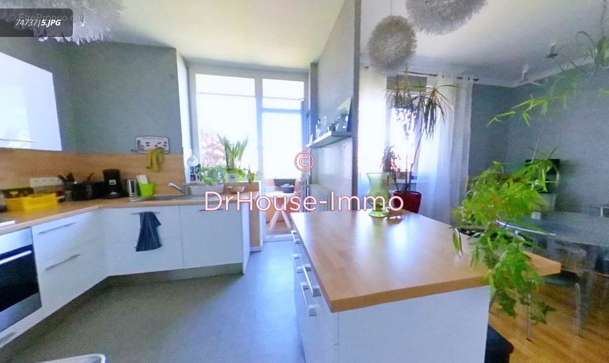 Appartement à SAINT-ETIENNE