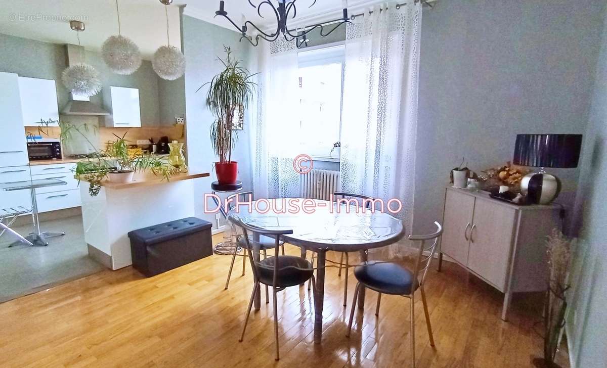 Appartement à SAINT-ETIENNE